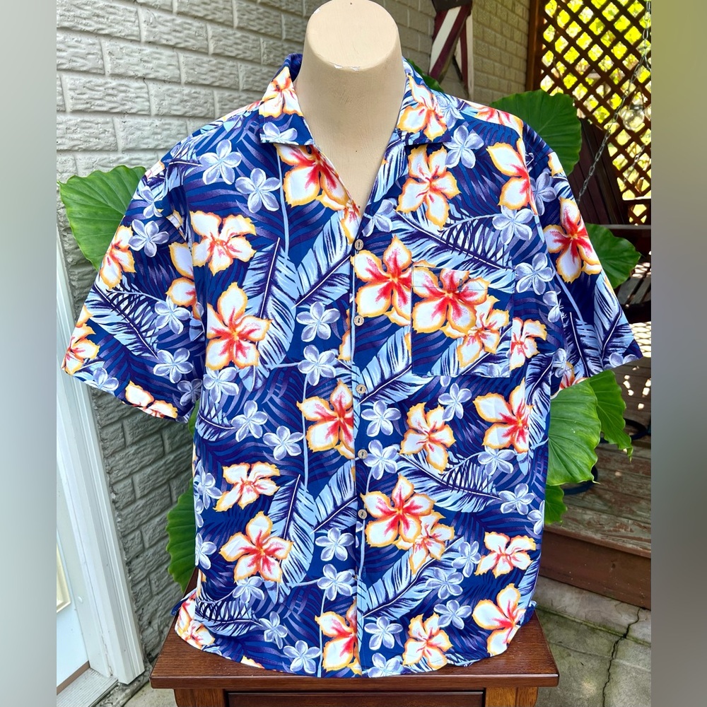 UZZI Hawaiian Shirt Button Up Short Sleeve Pocket like new XL